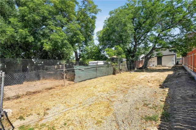 248 W N, Colton, CA 92324