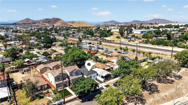 248 W N, Colton, CA 92324