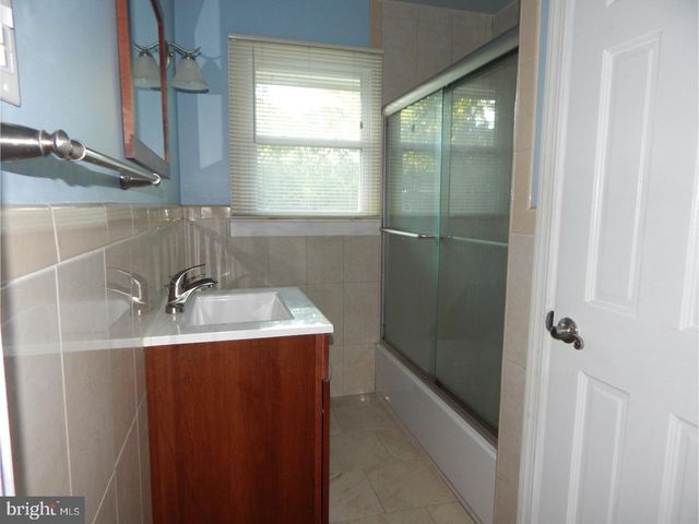 208 KINGSPORT RD, Cherry Hill, NJ 08034