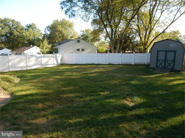 208 KINGSPORT RD, Cherry Hill, NJ 08034