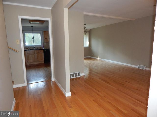 208 KINGSPORT RD, Cherry Hill, NJ 08034