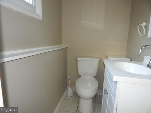 208 KINGSPORT RD, Cherry Hill, NJ 08034