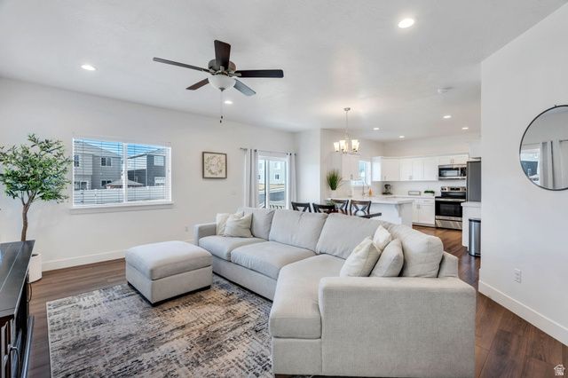 7295 N GREEN PASTURE LN, Eagle Mountain, UT 84005