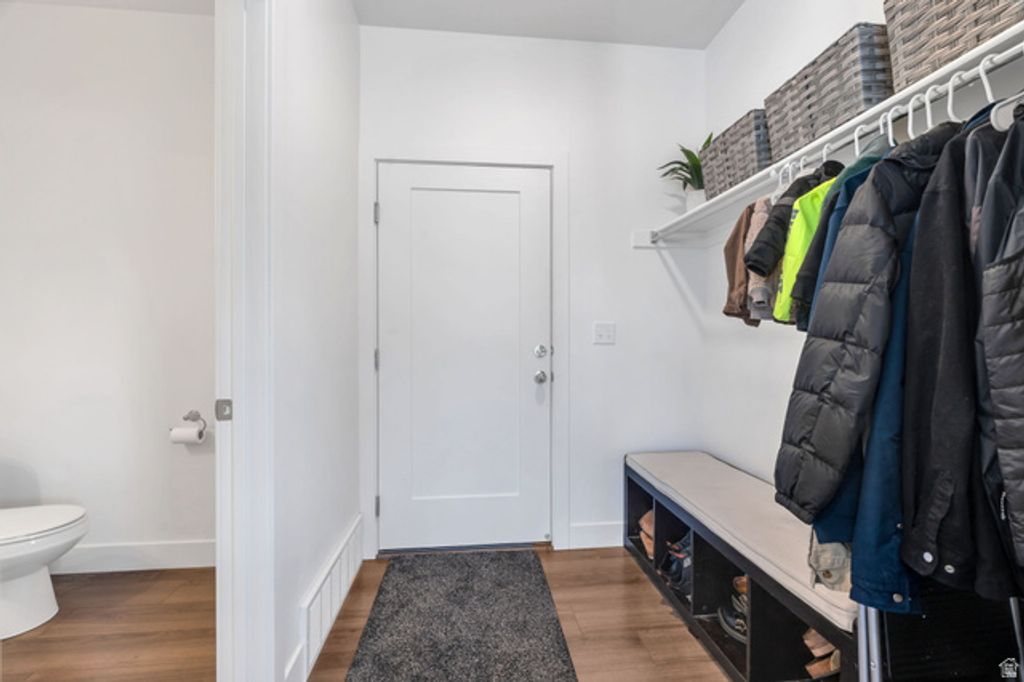 Image 12 of property listing at 7295 N GREEN PASTURE LN, Eagle Mountain, UT 84005