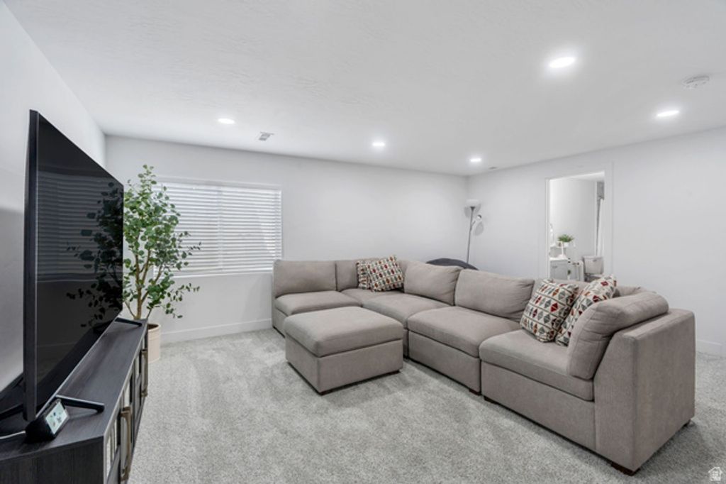 Image 24 of property listing at 7295 N GREEN PASTURE LN, Eagle Mountain, UT 84005