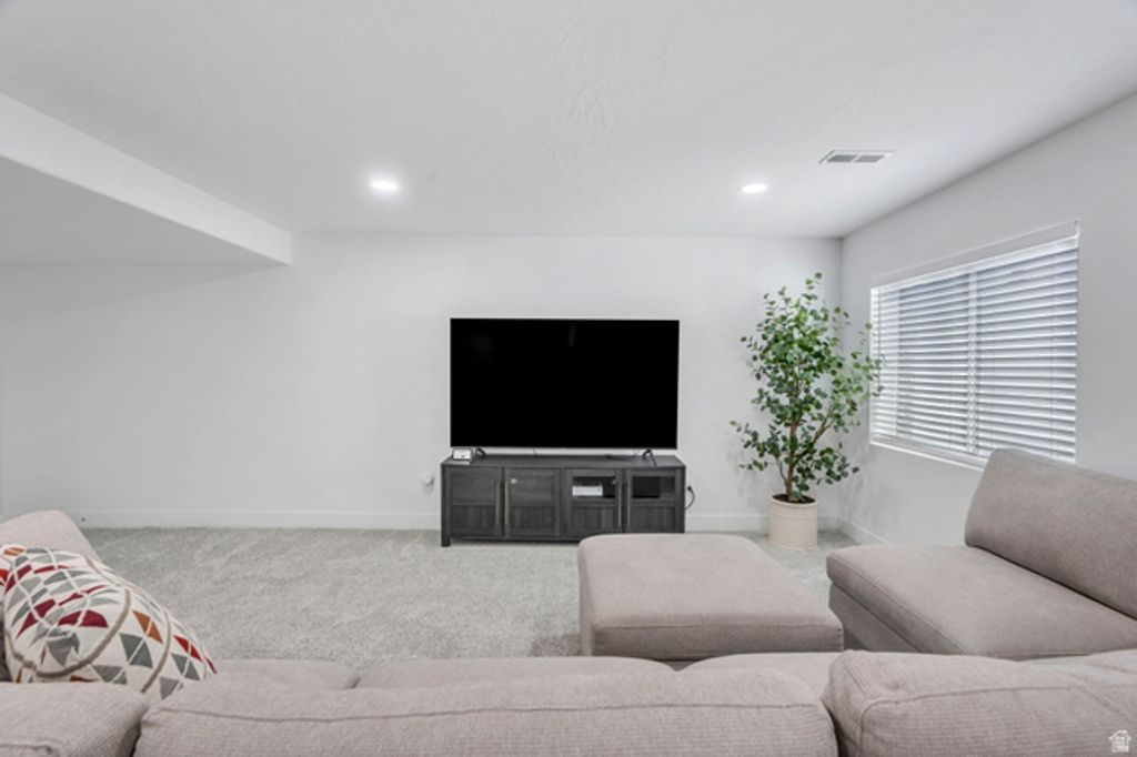 Image 25 of property listing at 7295 N GREEN PASTURE LN, Eagle Mountain, UT 84005