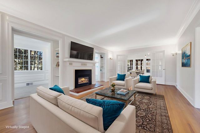 2732 Zenith Avenue N, Robbinsdale, MN 55422