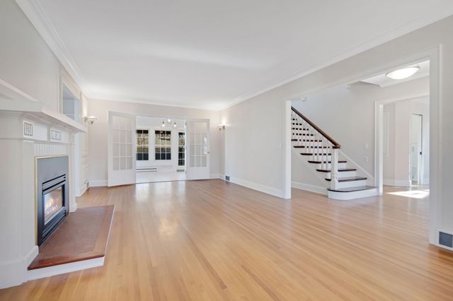 2732 Zenith Avenue N, Robbinsdale, MN 55422