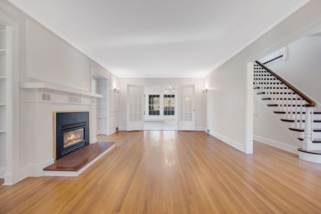 2732 Zenith Avenue N, Robbinsdale, MN 55422