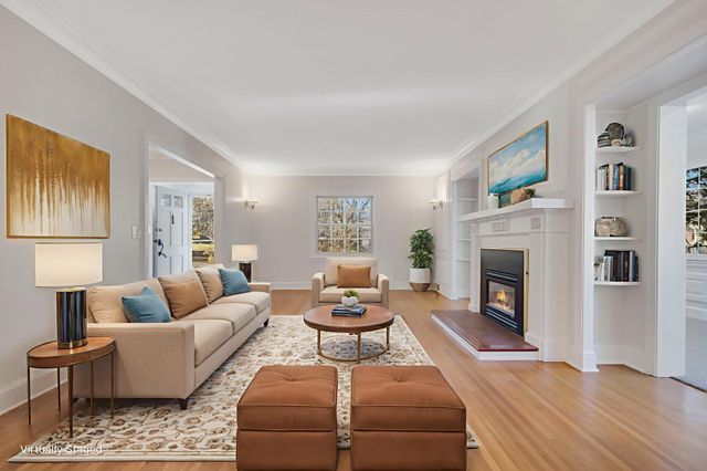 2732 Zenith Avenue N, Robbinsdale, MN 55422