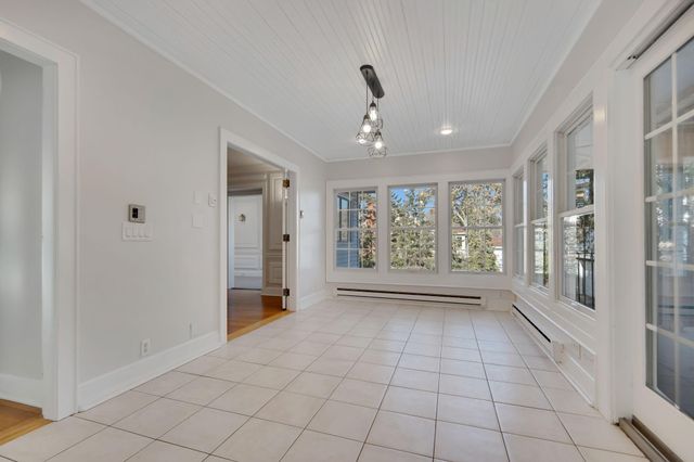 2732 Zenith Avenue N, Robbinsdale, MN 55422