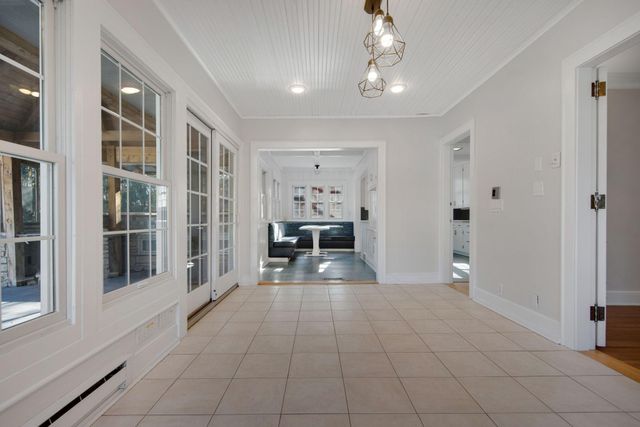 2732 Zenith Avenue N, Robbinsdale, MN 55422