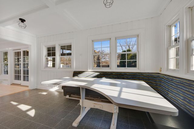 2732 Zenith Avenue N, Robbinsdale, MN 55422