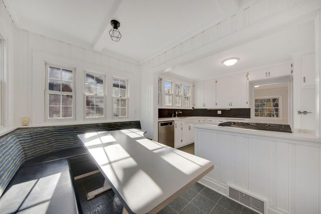 2732 Zenith Avenue N, Robbinsdale, MN 55422