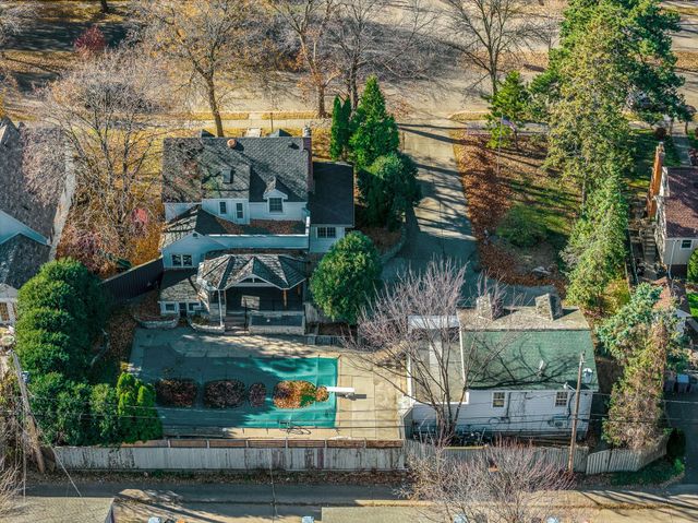 2732 Zenith Avenue N, Robbinsdale, MN 55422