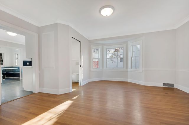 2732 Zenith Avenue N, Robbinsdale, MN 55422