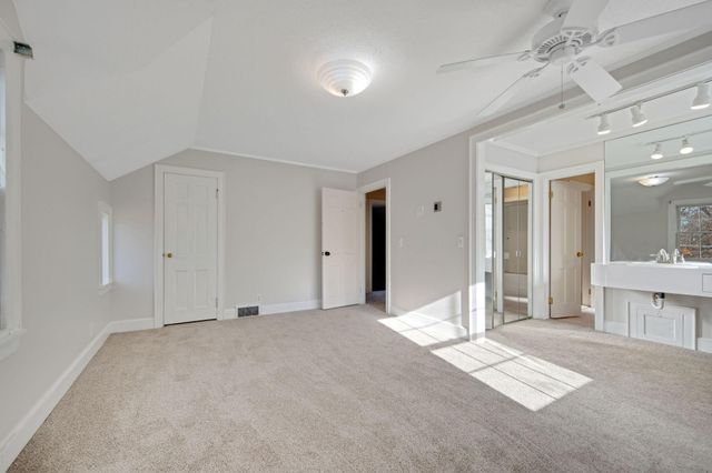 2732 Zenith Avenue N, Robbinsdale, MN 55422