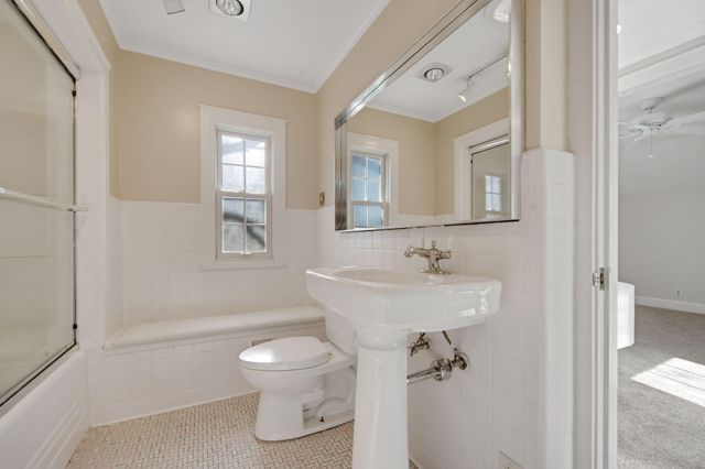 2732 Zenith Avenue N, Robbinsdale, MN 55422