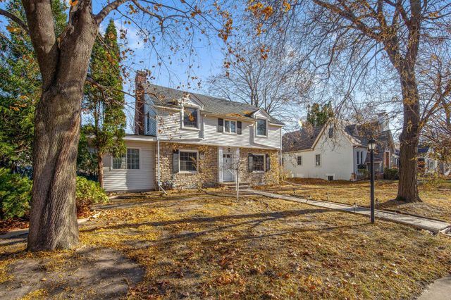 2732 Zenith Avenue N, Robbinsdale, MN 55422