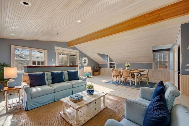 2732 Zenith Avenue N, Robbinsdale, MN 55422