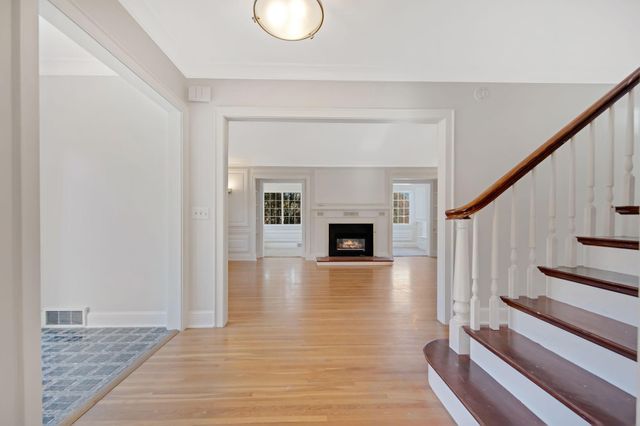 2732 Zenith Avenue N, Robbinsdale, MN 55422