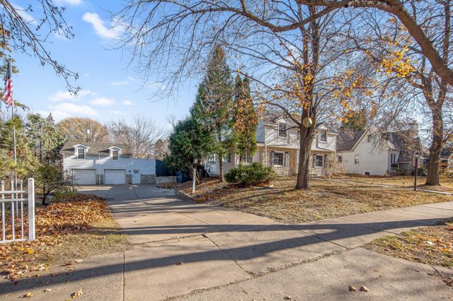 2732 Zenith Avenue N, Robbinsdale, MN 55422
