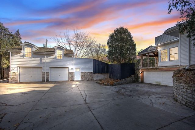 2732 Zenith Avenue N, Robbinsdale, MN 55422