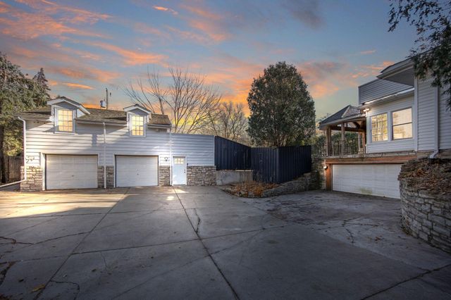 2732 Zenith Avenue N, Robbinsdale, MN 55422