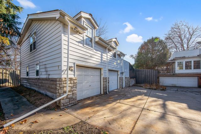 2732 Zenith Avenue N, Robbinsdale, MN 55422