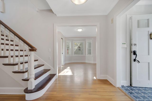 2732 Zenith Avenue N, Robbinsdale, MN 55422