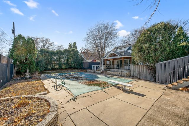 2732 Zenith Avenue N, Robbinsdale, MN 55422