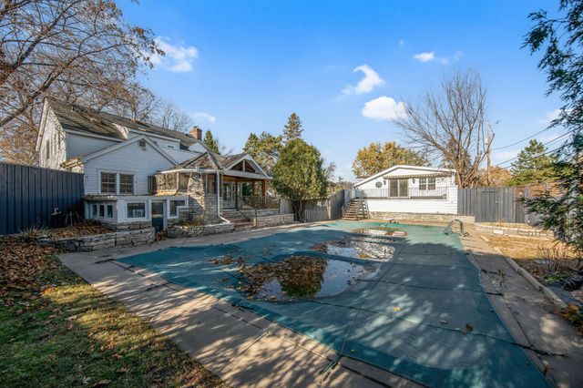 2732 Zenith Avenue N, Robbinsdale, MN 55422