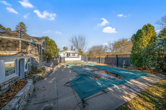 2732 Zenith Avenue N, Robbinsdale, MN 55422