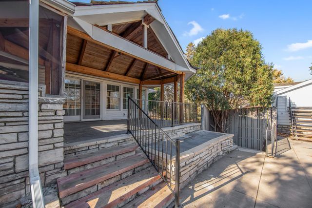 2732 Zenith Avenue N, Robbinsdale, MN 55422