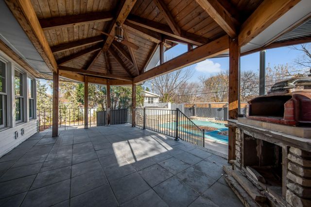 2732 Zenith Avenue N, Robbinsdale, MN 55422