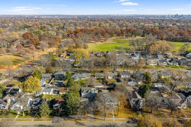 2732 Zenith Avenue N, Robbinsdale, MN 55422