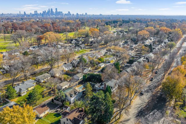 2732 Zenith Avenue N, Robbinsdale, MN 55422