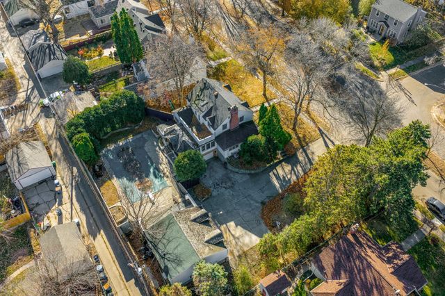 2732 Zenith Avenue N, Robbinsdale, MN 55422