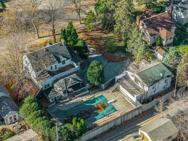 2732 Zenith Avenue N, Robbinsdale, MN 55422