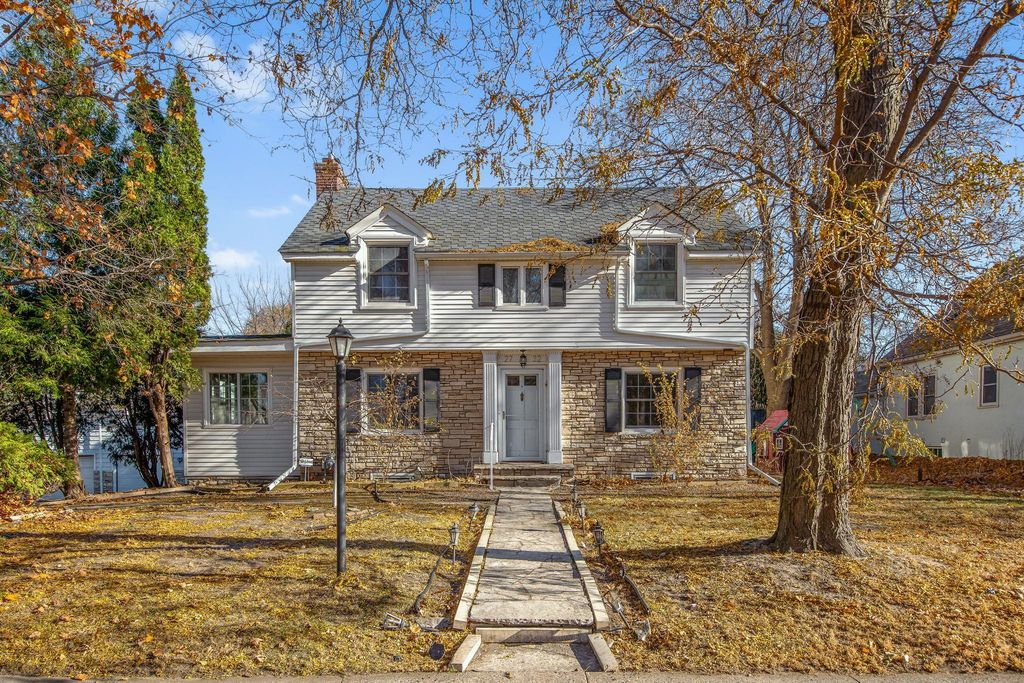 2732 Zenith Avenue N, Robbinsdale, MN 55422