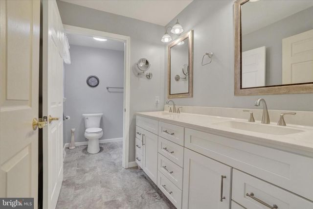 985 DETWILER DR, York, PA 17404