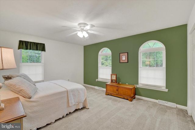 985 DETWILER DR, York, PA 17404
