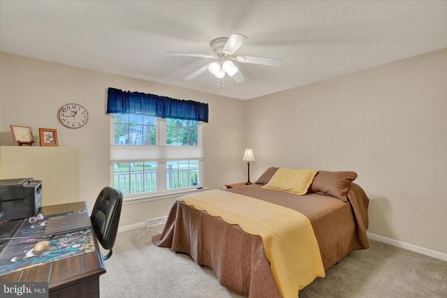 985 DETWILER DR, York, PA 17404