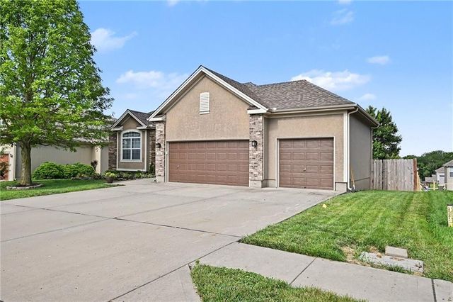 704 Crestridge Drive, Kearney, MO 64060