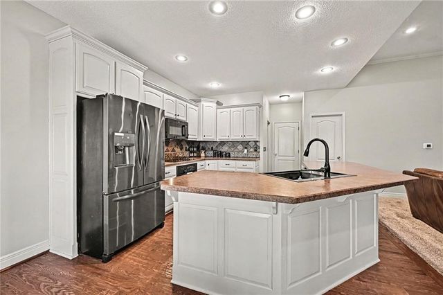 704 Crestridge Drive, Kearney, MO 64060