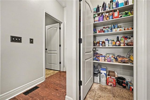 704 Crestridge Drive, Kearney, MO 64060