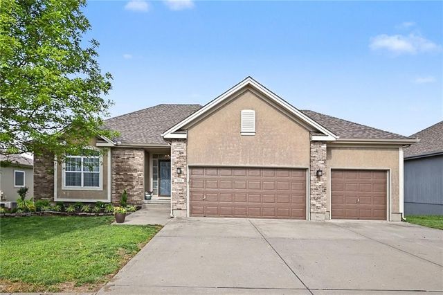 704 Crestridge Drive, Kearney, MO 64060