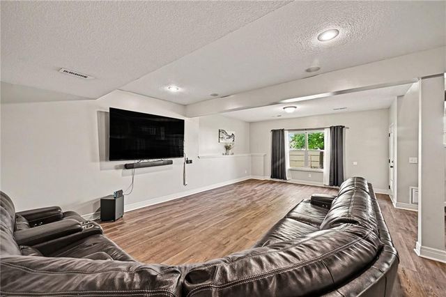 704 Crestridge Drive, Kearney, MO 64060