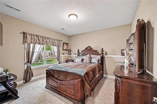 704 Crestridge Drive, Kearney, MO 64060