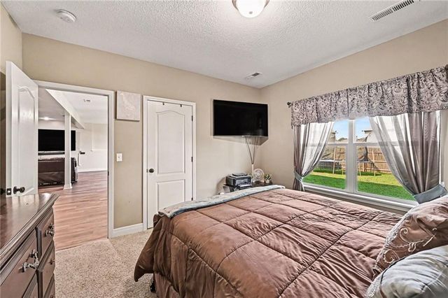 704 Crestridge Drive, Kearney, MO 64060